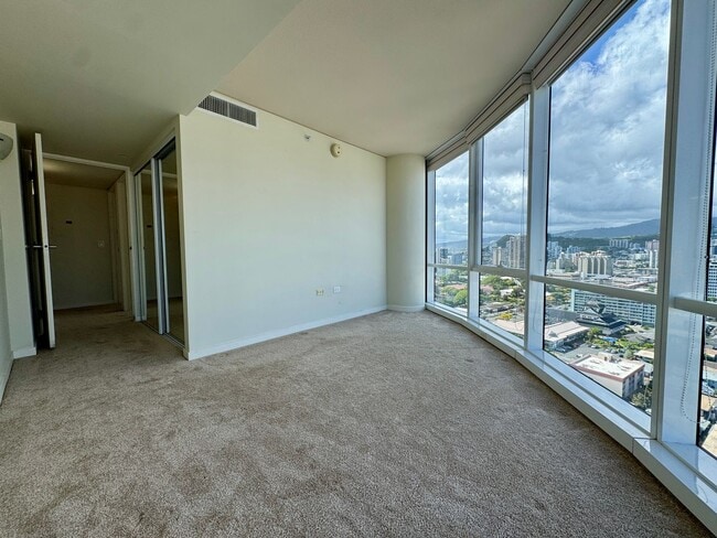Building Photo - Moana Pacific East Tower 3/2/2 - AVAILABLE May 21, 2026