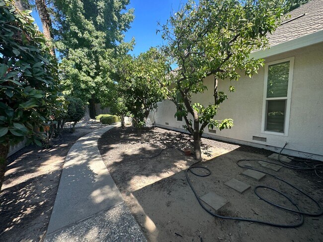 Building Photo - 2601 Bardolino Ln