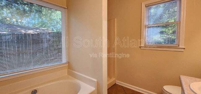 Building Photo - 2735 Stanton Woods Dr SE