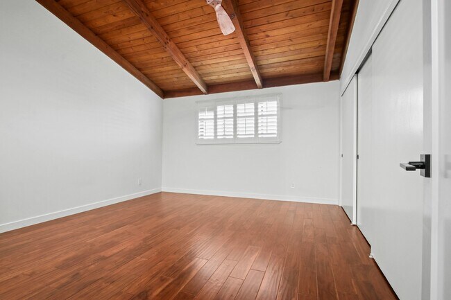 Building Photo - 1133 24th St