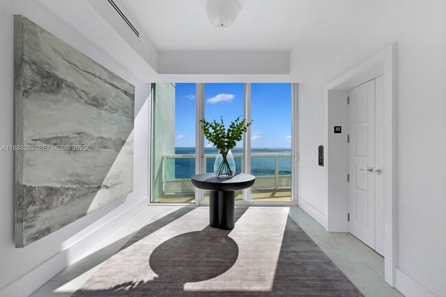 Building Photo - 1643 Brickell Ave