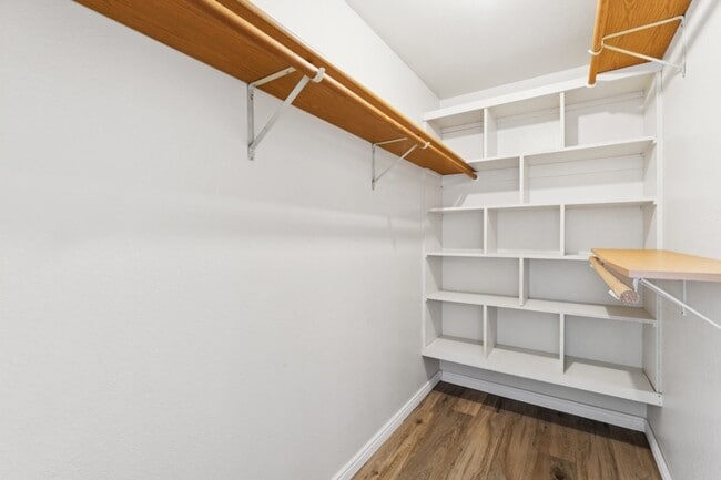 Building Photo - 5591 N Marlboro Ave