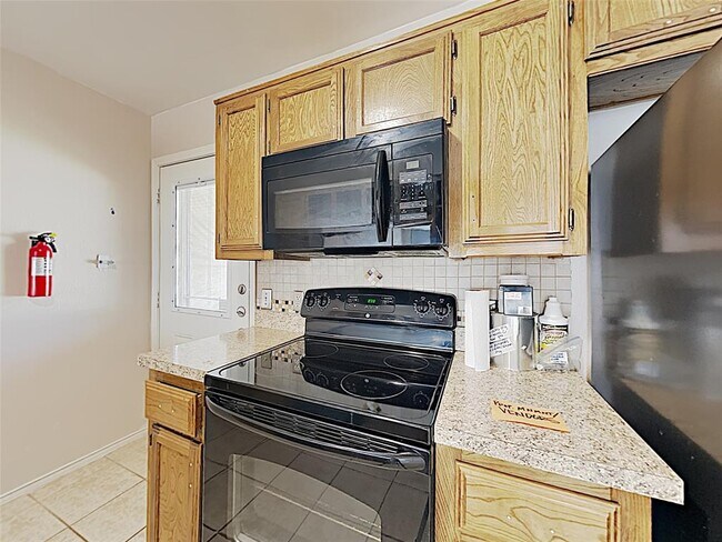 Building Photo - 121 Graystone Pl