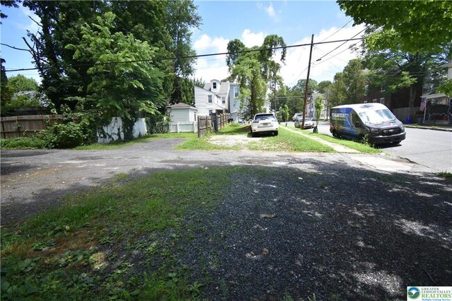 Building Photo - 401 Cattell St