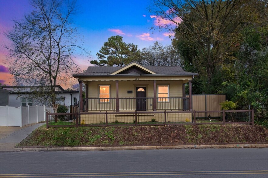 Building Photo - 509 Hoke St