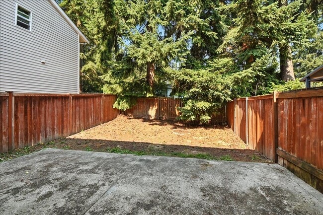 Building Photo - 3bd/2.5ba Everett Duplex