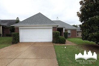 Building Photo - Modern Home with Master Bathroom