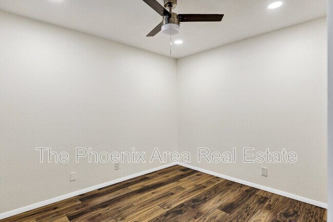 Building Photo - 195 N Cottonwood St