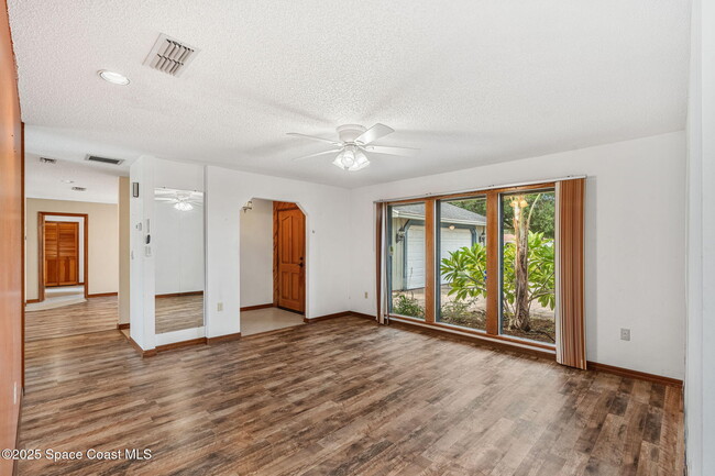 Building Photo - 1387 Gleneagles Ct