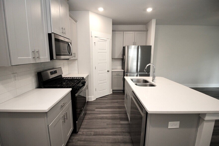 Building Photo - 35 Beachley Pl