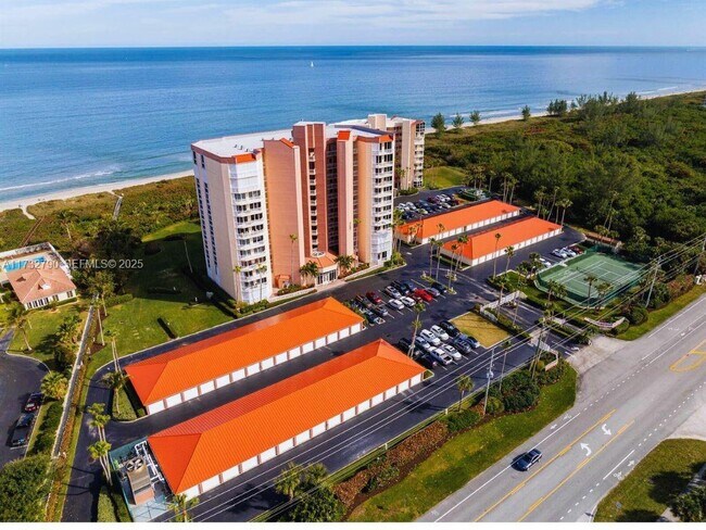 Building Photo - 3870 N Hwy A1A