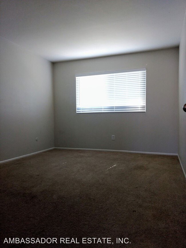 Building Photo - 247 Alestar St