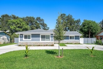 Building Photo - 611 Davis Rd