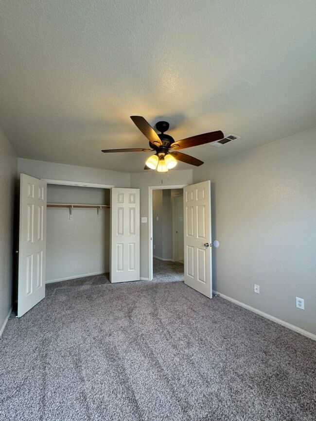 Building Photo - Desirable Highlands at Sagert Ranch Neighborhood!! Features 4 Bedrooms, 2.25 Bath, 2 Car Garage Home