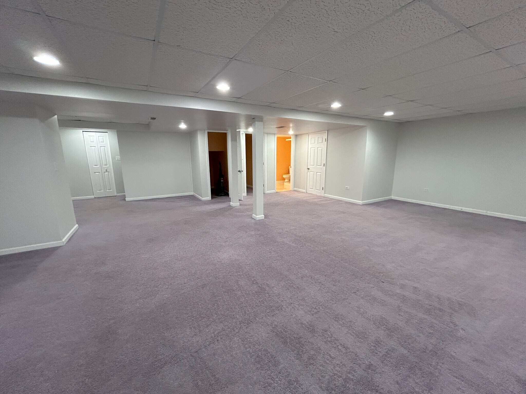 Building Photo - 707 Red Oak Ct