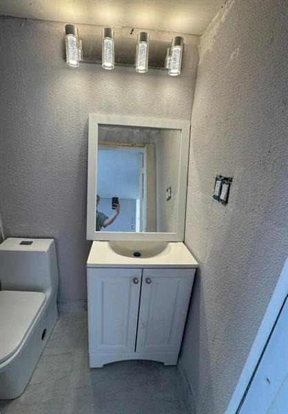 Building Photo - 6800 NW 39th Ave