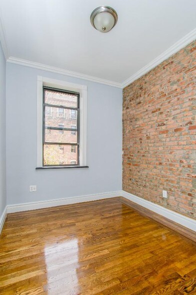 Building Photo - 230 E 32nd St
