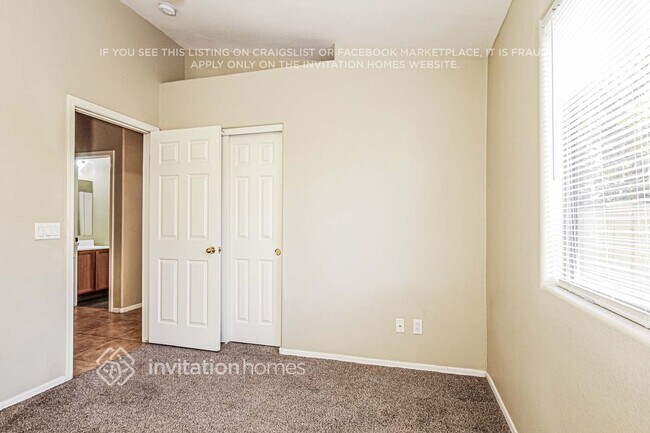 Building Photo - 2620 E Beverly Rd