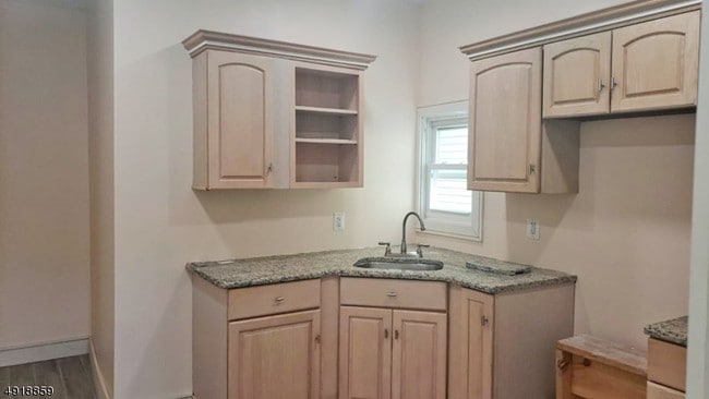 Building Photo - 395 N Grove St