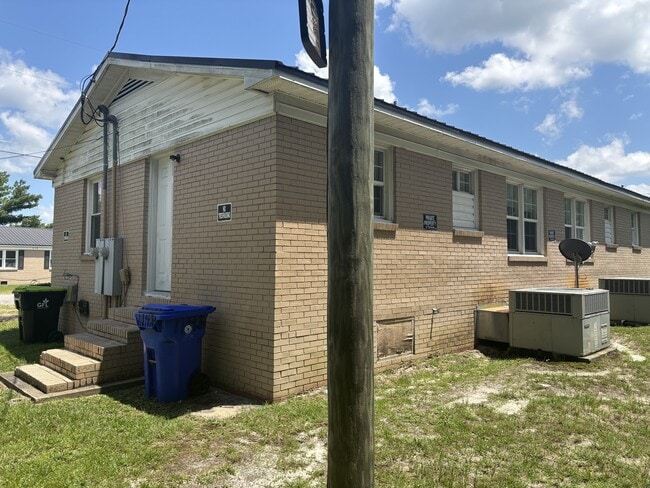 Building Photo - 114 Calvin St