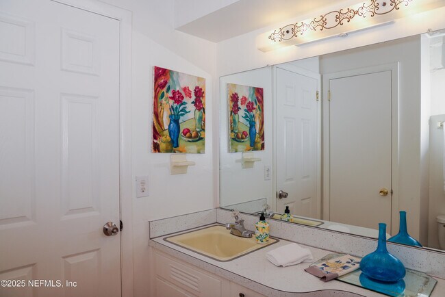 Building Photo - 1345 Orange Cir S