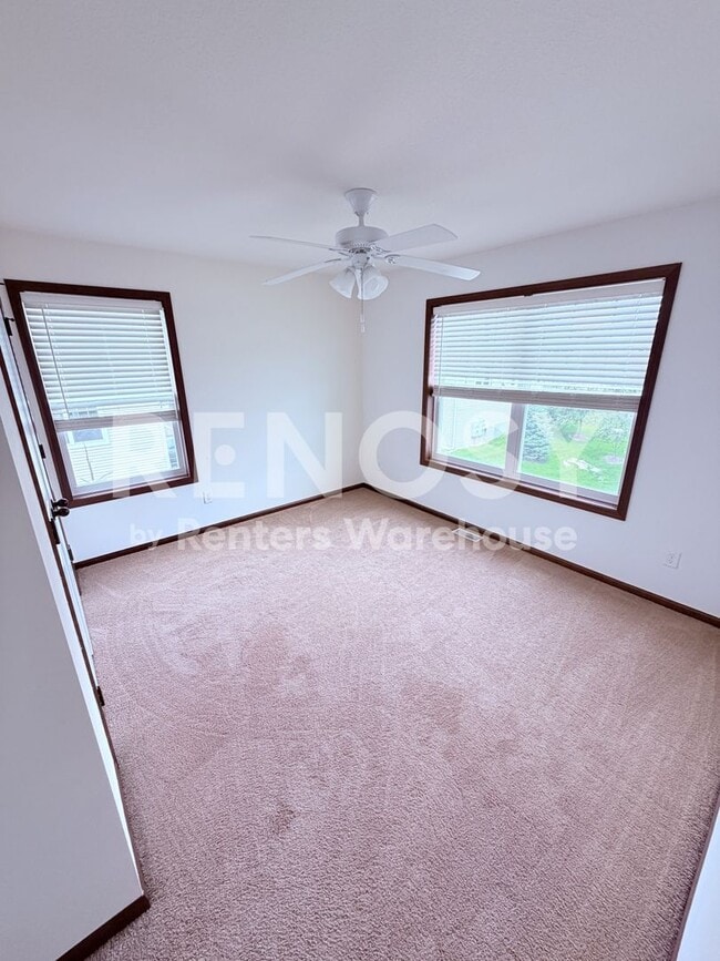 Building Photo - 9580 Madison Dr