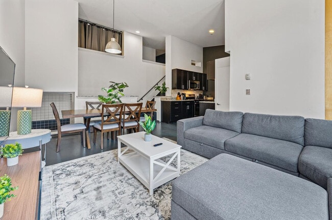 Building Photo - 160 E Berkeley St