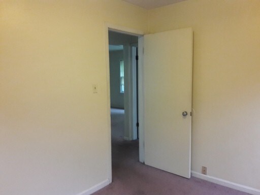 Building Photo - South Side Upper Duplex