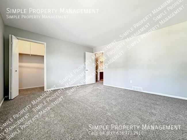 Building Photo - 770 Coleman St SE