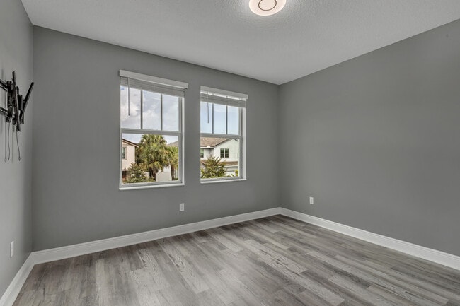 Building Photo - 4340 Veleiros Ave