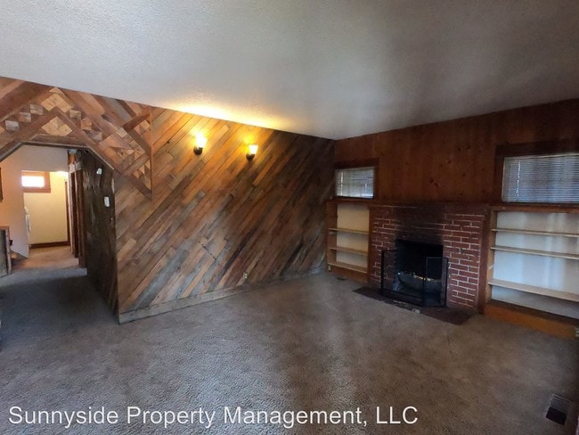 Building Photo - 943 Broadway