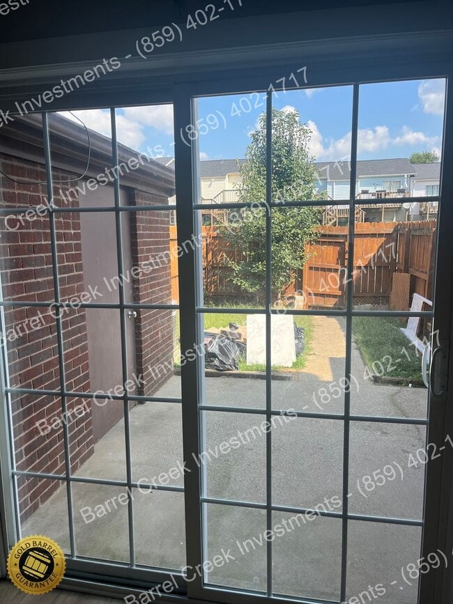 Building Photo - 2-Bed 1.5-Bath Townhome