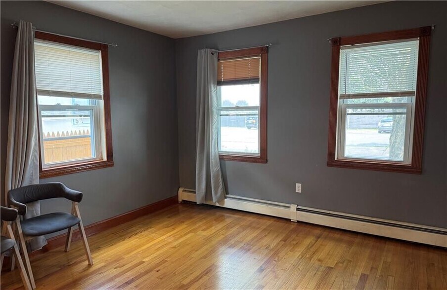 Building Photo - 177 S Bend St