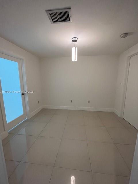 Building Photo - 2950 NE 188th St