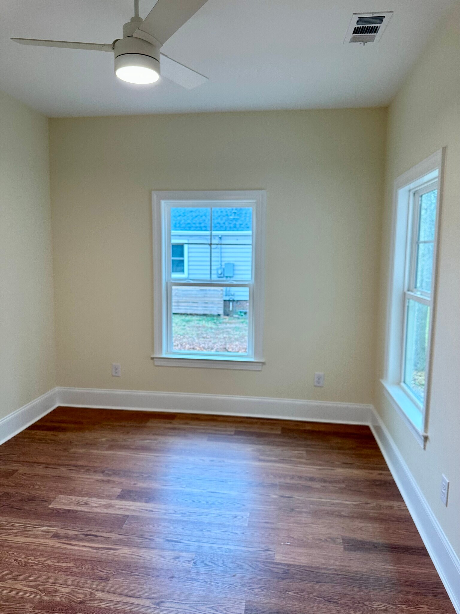 Building Photo - 1405 Barnett St