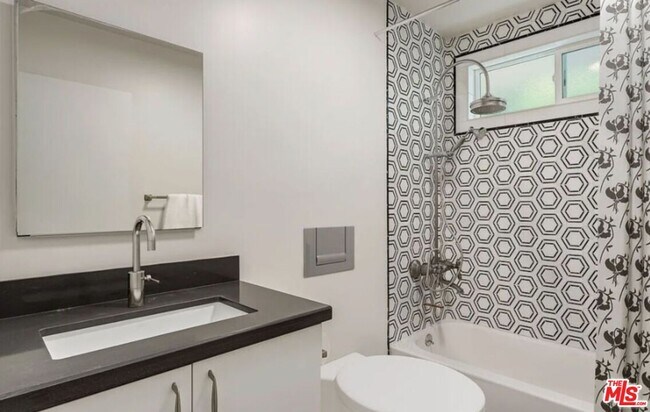 Building Photo - 656 Indiana Ave