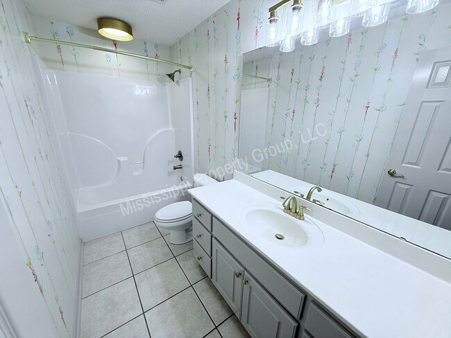 Building Photo - 3BR/2BA Home For Rent