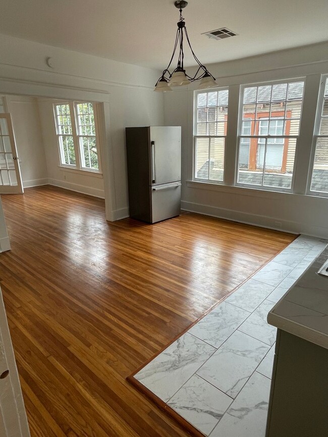 Building Photo - Huge 4BD/2.5BA with Sunroom and Backyard