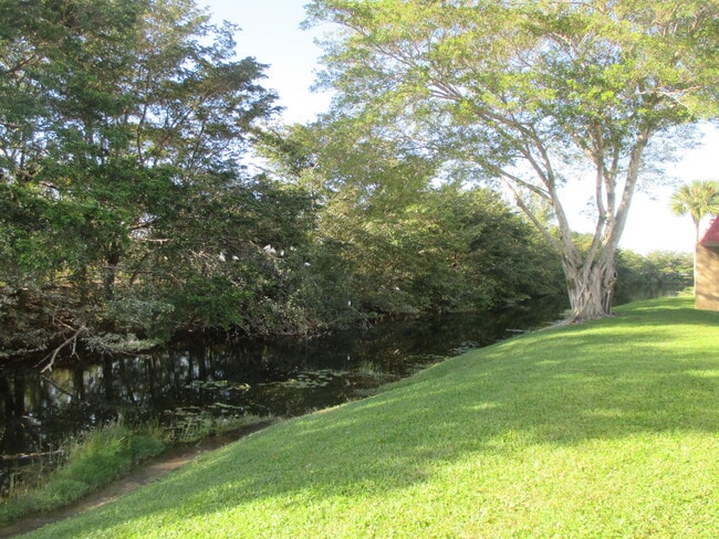 Building Photo - 200 Lake Carol Dr