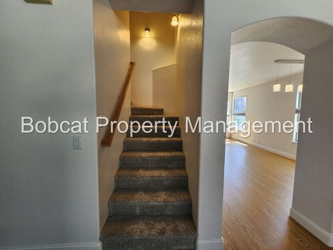 Building Photo - 1240 Flintwood Dr