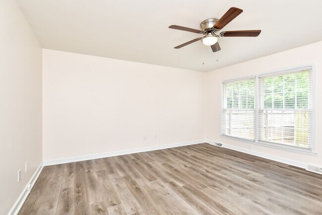 Building Photo - Tour Today! Beautiful redesigned corner co...