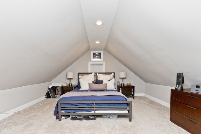 Building Photo - 2451 W Haddon Ave