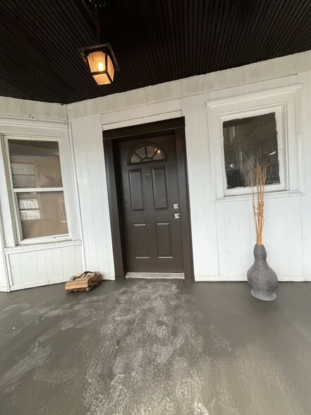 Building Photo - 5337 W Van Buren St