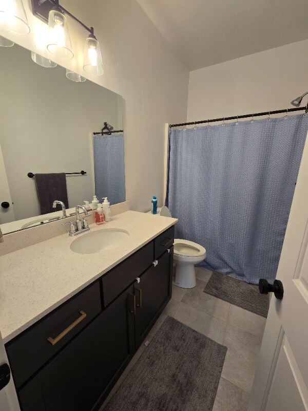 Building Photo - 896 N 560 W St