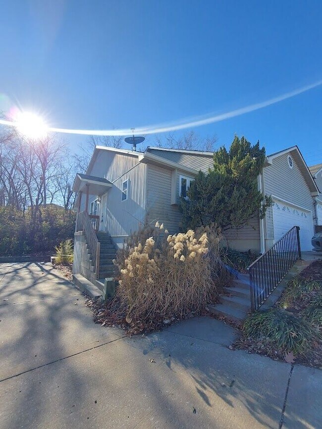 Building Photo - GLENDALE TOWNHOMES