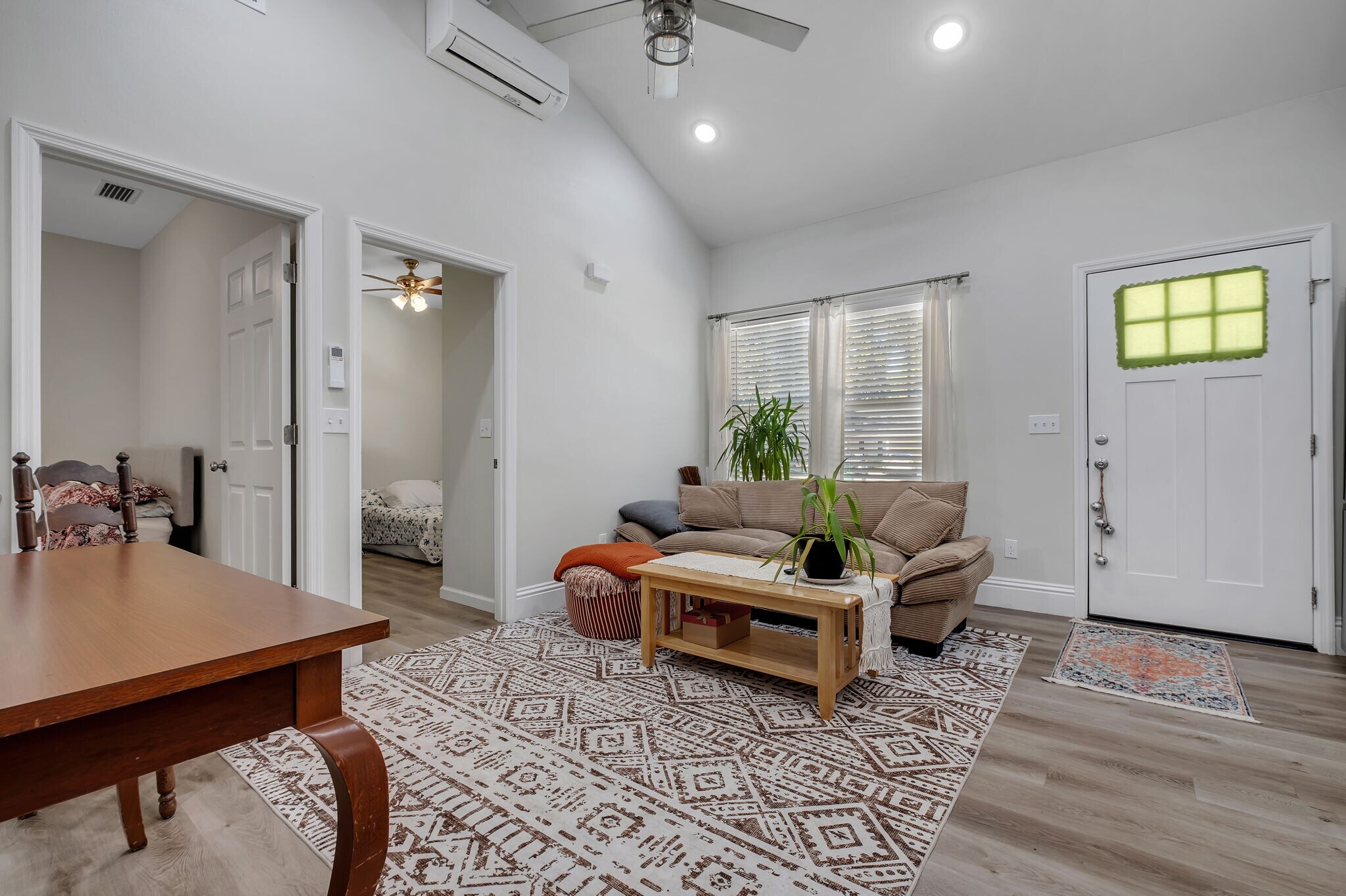 Building Photo - 15 Arapaho Trl