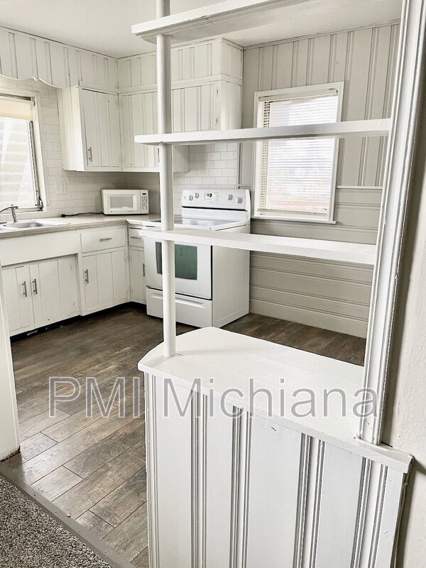 Building Photo - 312 Harrison St