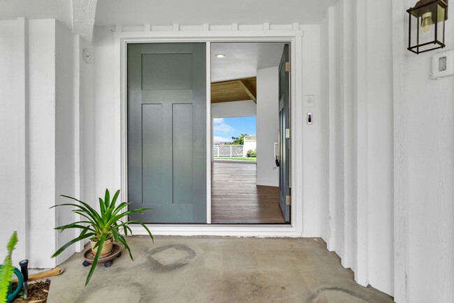 Building Photo - Gorgeous single story home in La Jolla wit...