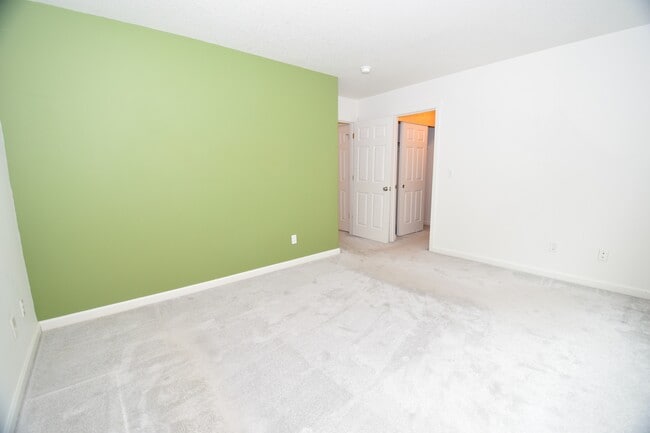 Building Photo - 432 NE 57th Ave