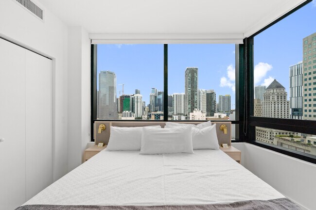 Building Photo - 225 N Miami Ave